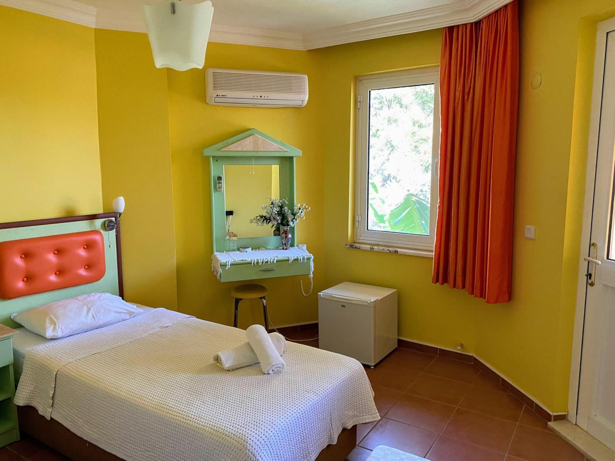 דליאן Mandalinn Hotel מראה חיצוני תמונה